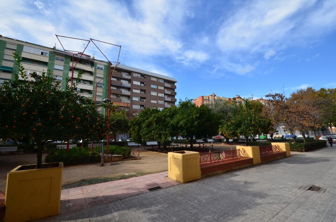 Modern Apartment In Valencia Exterior photo
